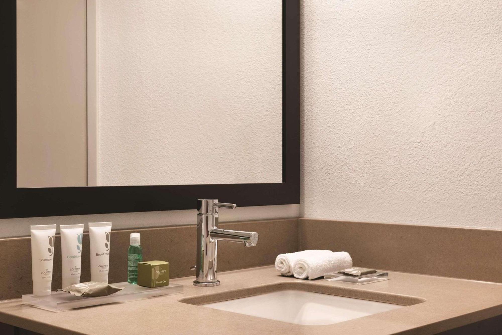 Country Inn & Suites By Radisson, Northfield, Mn Εξωτερικό φωτογραφία